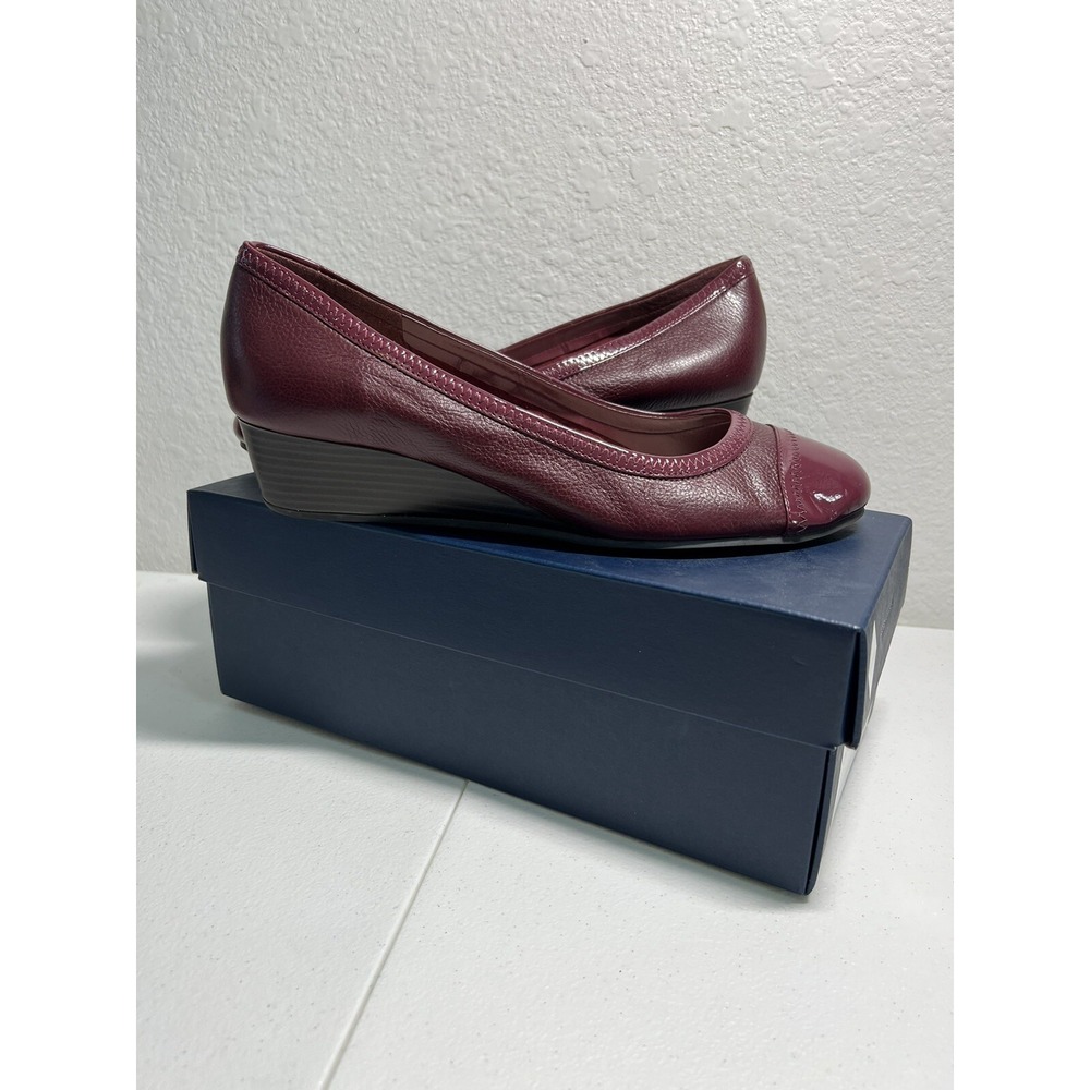 Cole Haan Burgandy patent leather flats Sz 8 small wedge comfort